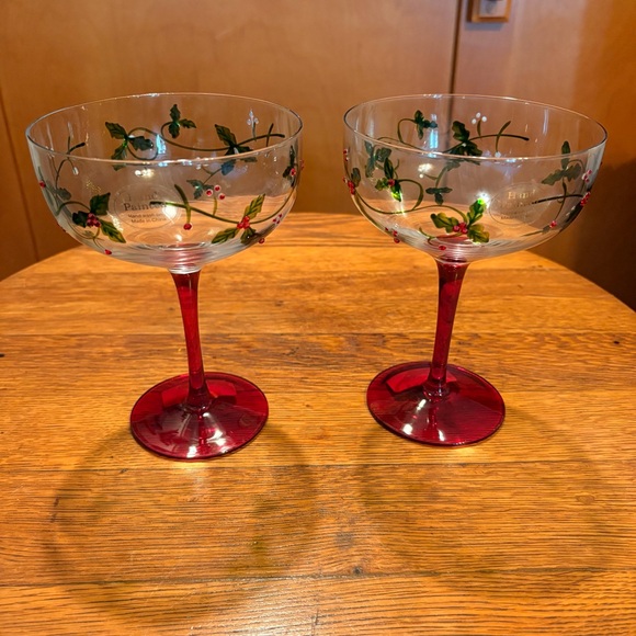 Holiday Festive Coupe Champagne Glasses with Holly - Picture 3 of 6
